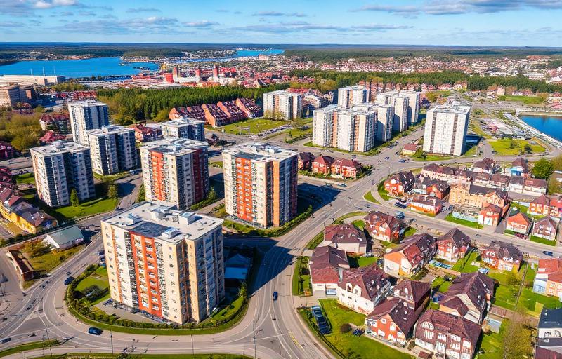 Oversiktsbilde over boligområder i Lillestrøm med leiligheter og eneboliger